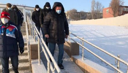 Глава города Михаил Исаев проверил устранение недочетов на стадионе «Спартак»