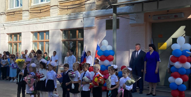 Михаил Исаев в День знаний посетил школу № 22