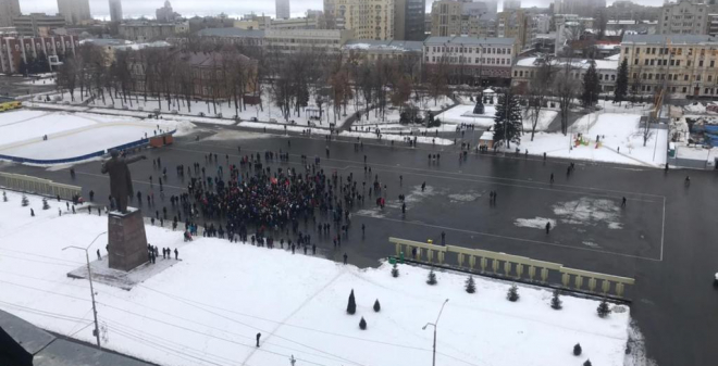 С места событий: протестная прогулка по Саратову проходит спокойно
