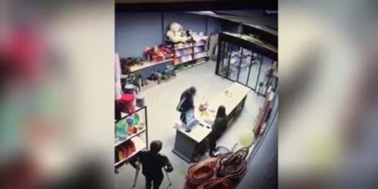 Саратовец совершал кражи в цветочных магазинах