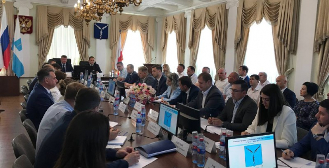Мэр Саратова поручил проверить законность размещения электросамокатов