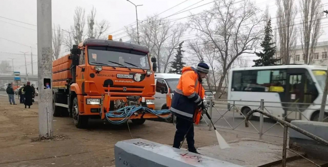 В Саратове продолжаются плановые работы по благоустройству
