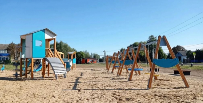 Многофункциональный детский игровой комплекс появился в рабочем поселке Турки Саратовской области