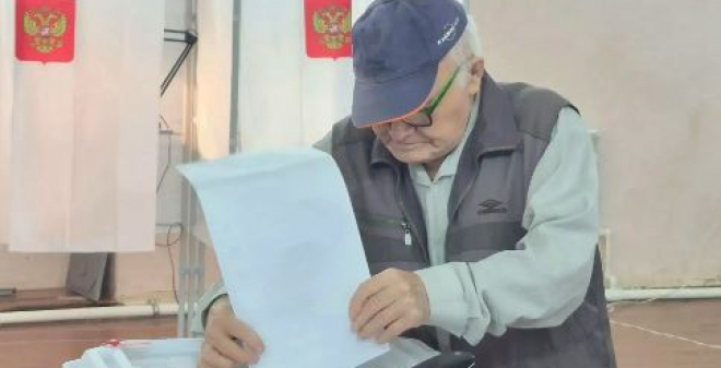 В Саратовской области на выборах голосуют жители, награжденные за профессионализм