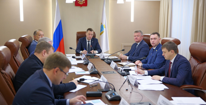 Бусаргин:  Экстренные и аварийные службы, органы власти всех уровней продолжают работать в круглосуточном режиме