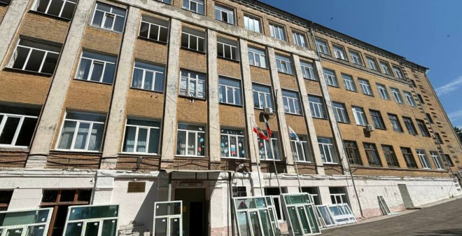 Михаил Исаев продолжает держать на контроле ремонт в образовательных учреждениях Заводского района