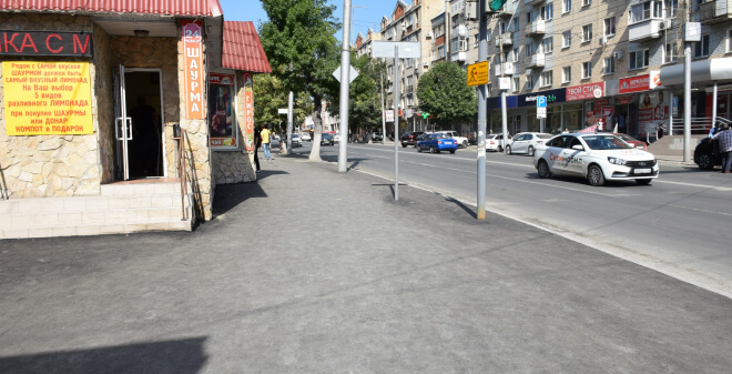 В Саратове рабочие отремонтировали 163 участка тротуаров 