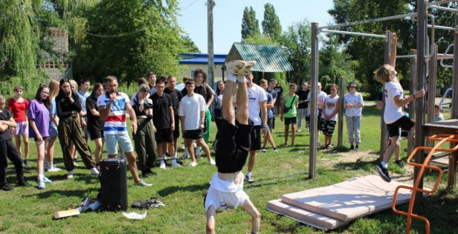 Для детей из ЛНР и ДНР провели мастер-класс по воркауту