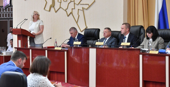 Минобраз разработает программу поддержки саратовских учителей