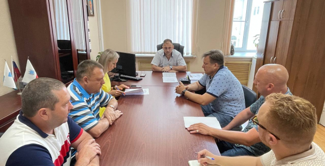 Мэрия Саратова накажет перевозчиков за большие интервалы в движении автобусов