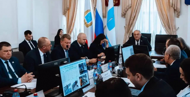 Более 100 человек будут следить за порядком в парках и дворах Саратова