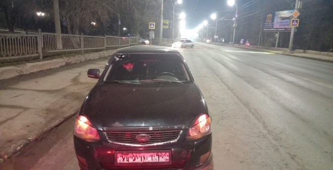Ночью в Саратове на пешеходном переходе пострадала женщина