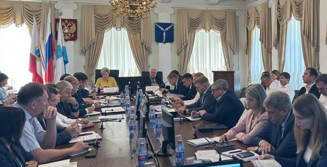 Лада Мокроусова обсудила с руководителями структурных подразделений ряд актуальных вопросов городского хозяйства