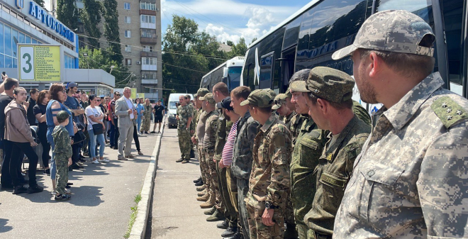 Ещё несколько десятков саратовских военнослужащих отправились выполнять боевые задачи