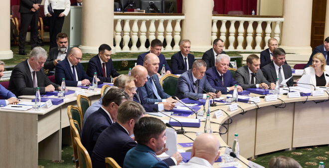 На заседании Совета округа обсудили меры социальной поддержки участников СВО