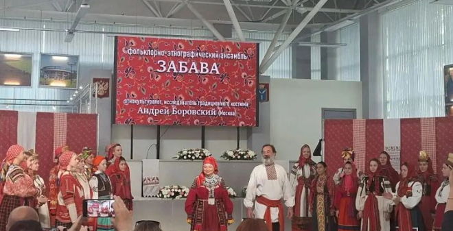 «Поэзию народного костюма» представили на форуме «Россия. Культура. Саратов»