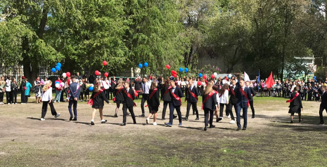 В областном центре проходят торжественные линейки