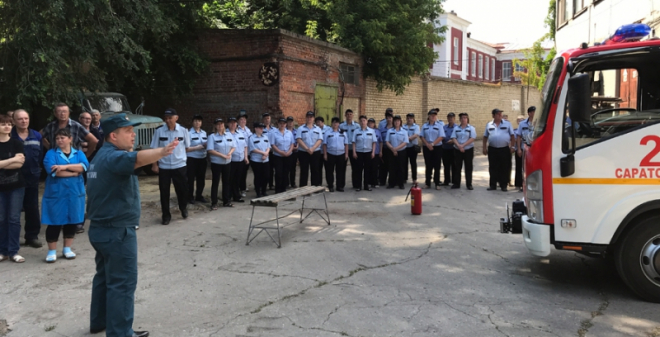 В Саратове тушили цех агрегатного завода