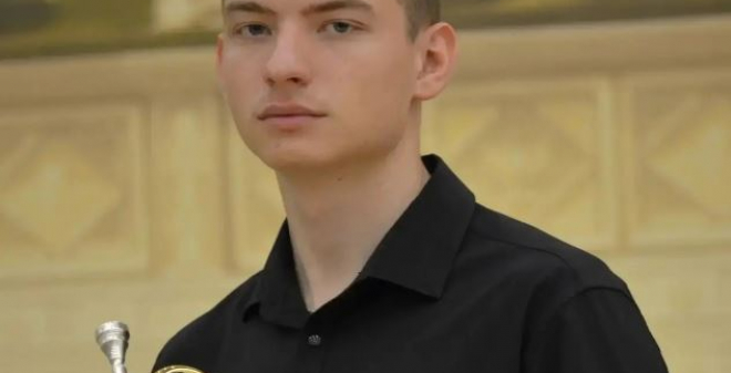 Отличник из Вольска играл на Параде Победы в Москве