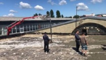Во Дворце спорта Саратова ремонтируют крышу