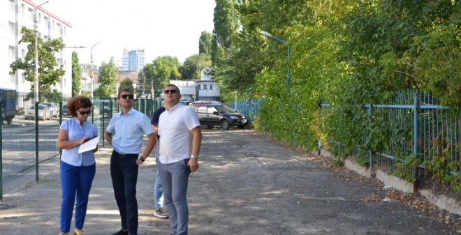В Саратове продолжают выявлять нарушения Правил благоустройства города