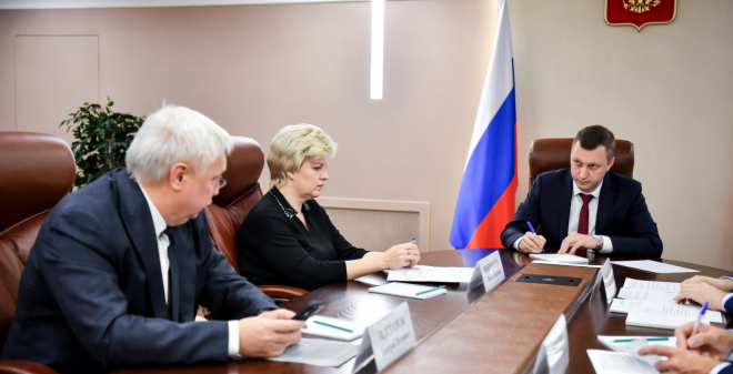 Губернатор Роман Бусаргин провел совещание по уборке снега