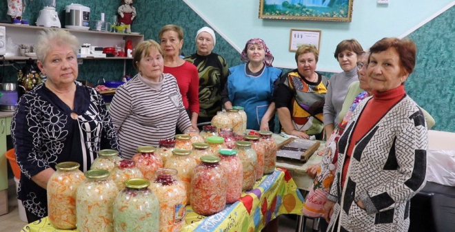 42 банки маринованной капусты из Красноармейска отправятся к участникам СВО