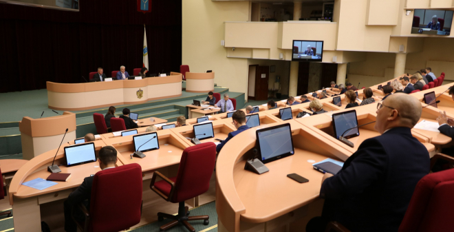Депутаты облдумы приступили к разработке регионального законодательства для борьбы с «наливайками»