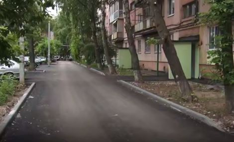 В 2025 году на продолжение депутатского проекта «Ремонт дворов» в Саратове, Энгельсе, Балаково и Балашове поступит 2,3 млрд рублей