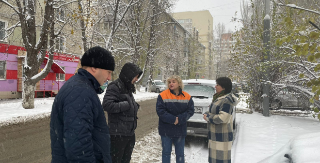 Во Фрунзенском районе обсудили вопрос организации контейнерной площадки на улице Пугачева 