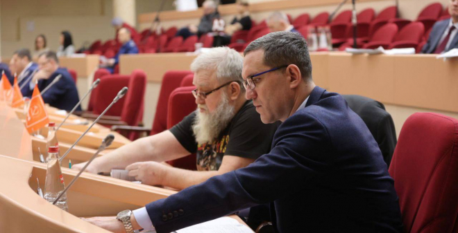 На заседании облдумы парламентарии приняли ряд социально значимых инициатив
