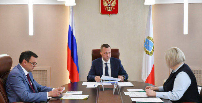 Роман Бусаргин обсудил с руководителем регионального ПФР ситуацию по выплатам на детей от 8 до 17 лет