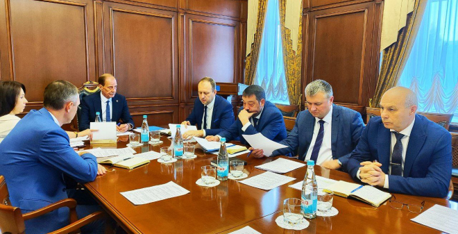 Павел Сурков провел традиционную рабочую планерку с заместителями