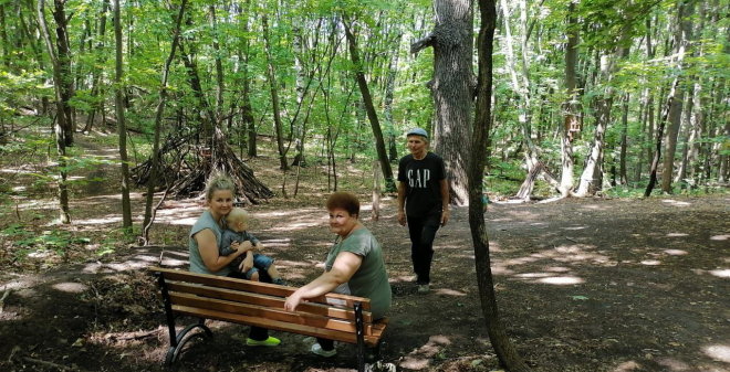На Кумысной поляне вблизи Дуба-великана установили лавочку