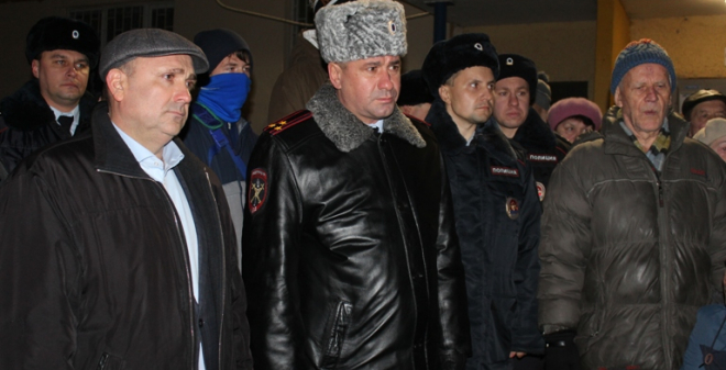 Полицейские Саратова провели акцию «Приемная полиции во дворах»
