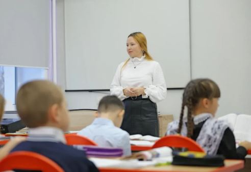 16 лучших учителей Саратовской области получат президентские премии в 200 тысяч рублей