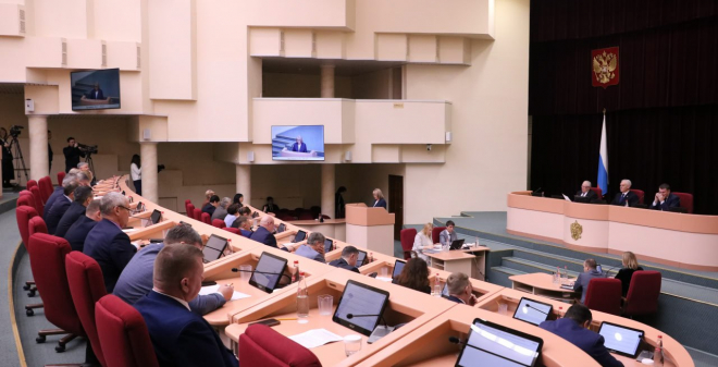 В Саратовской области выделили дополнительные средства на решение жилищных проблем сирот и развитие транспорта