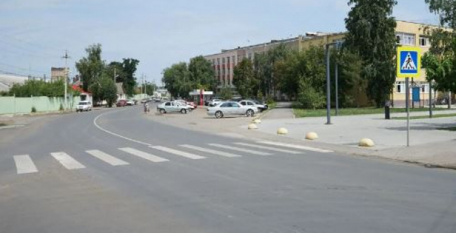 В Саратовской области ремонтируют дороги к 16 образовательным учреждениям