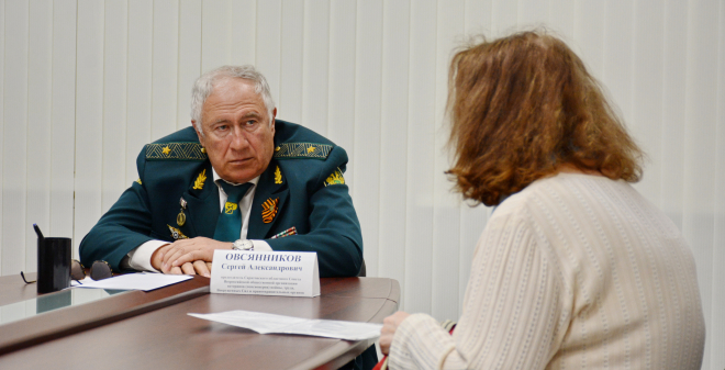 Сергей Овсянников поможет двум жительницам Саратова в решении важных для них вопросов