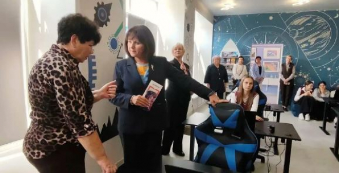 В Красном Куте открылась космическая библиотека нового поколения