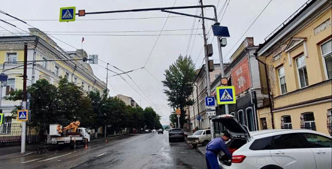 В Саратове установили светофоры по трем адресам