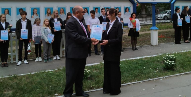 В Октябрьском районе состоялась торжественная церемония обновления Галереи достижений