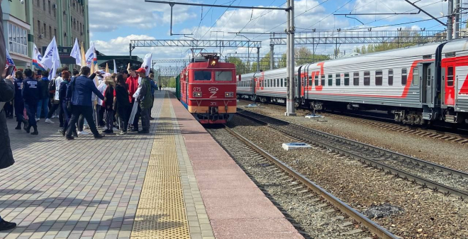 С железнодорожного вокзала Саратова отправился поезд с гуманитарной помощью жителям Донбасса