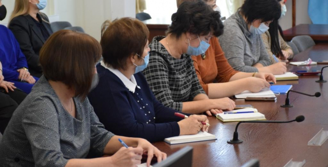 Александр Бурмак: Расчисткой территорий объектов социальной сферы должны заниматься исключительно технические работники