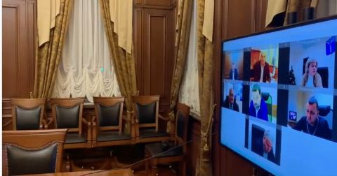 Профильным заместителям глав районных администраций поручено провести встречи с общественными советами и активными жителями