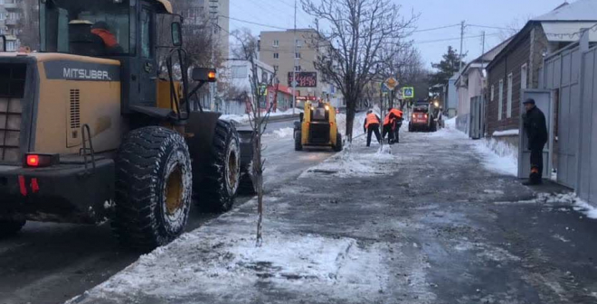 За сутки с улиц Саратова вывезено более 12,5 тысяч кубометров снежных и ледяных отложений