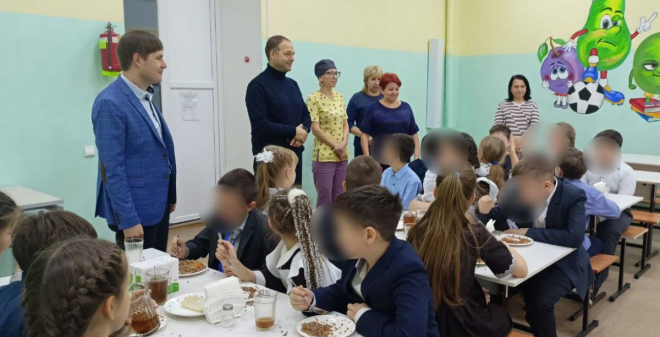 Депутаты гордумы держат на контроле организацию питания детей в школах
