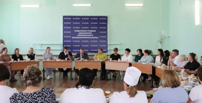 Николай Панков встретился с медицинскими работниками в Ртищево и Балашове