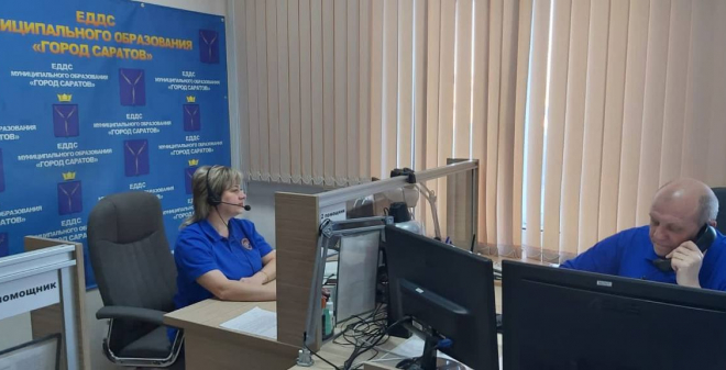 Депутаты гордумы познакомились с сотрудниками ЕДДС Саратова