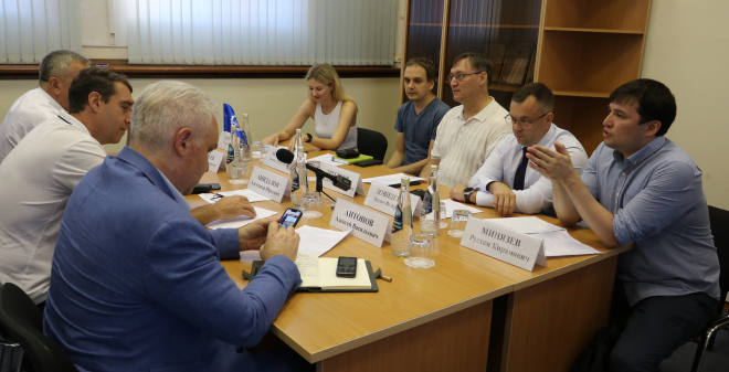 Парламентарии встретились с участниками конкурса «Лидеры России»